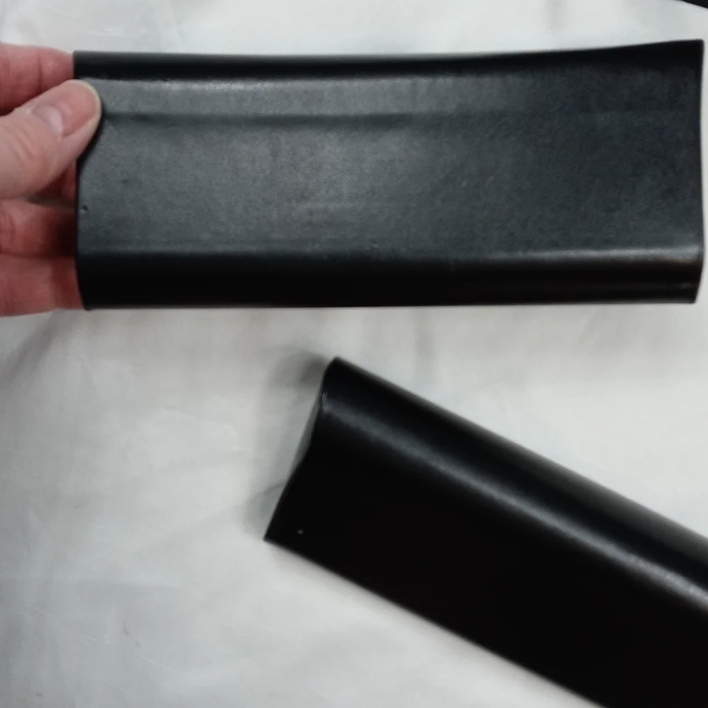 Christian Siriano3 piece glasses cases with one glasses wipe